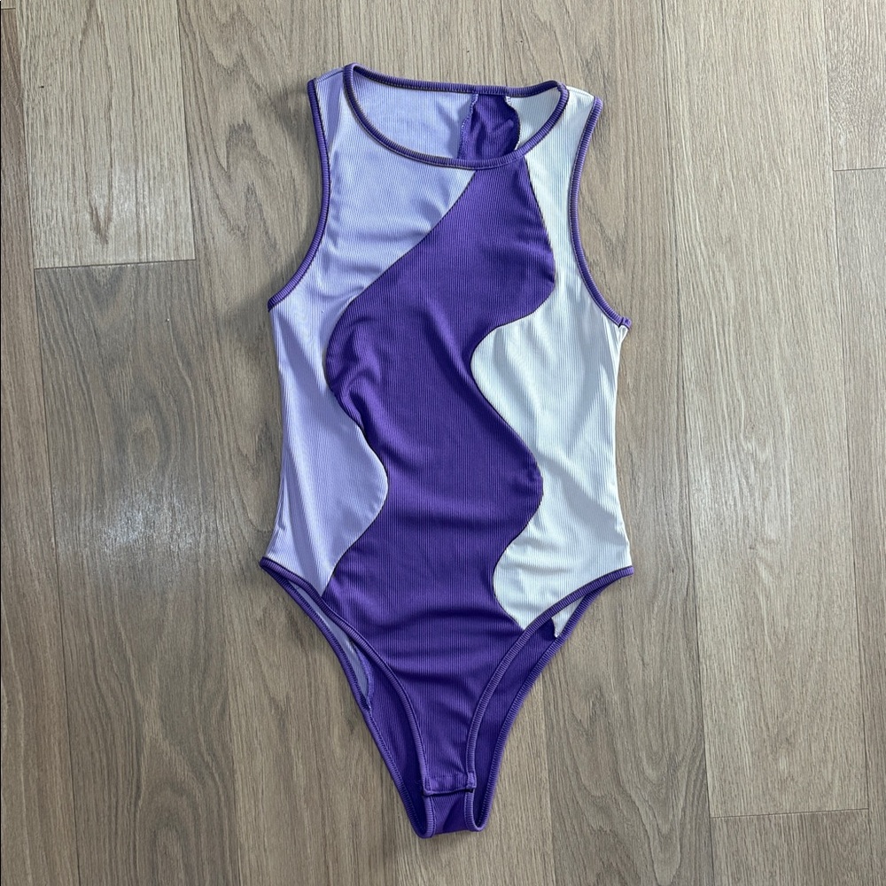 Purple and White Wavy Pattern Sleeveless Snap Bodysuit Size Large